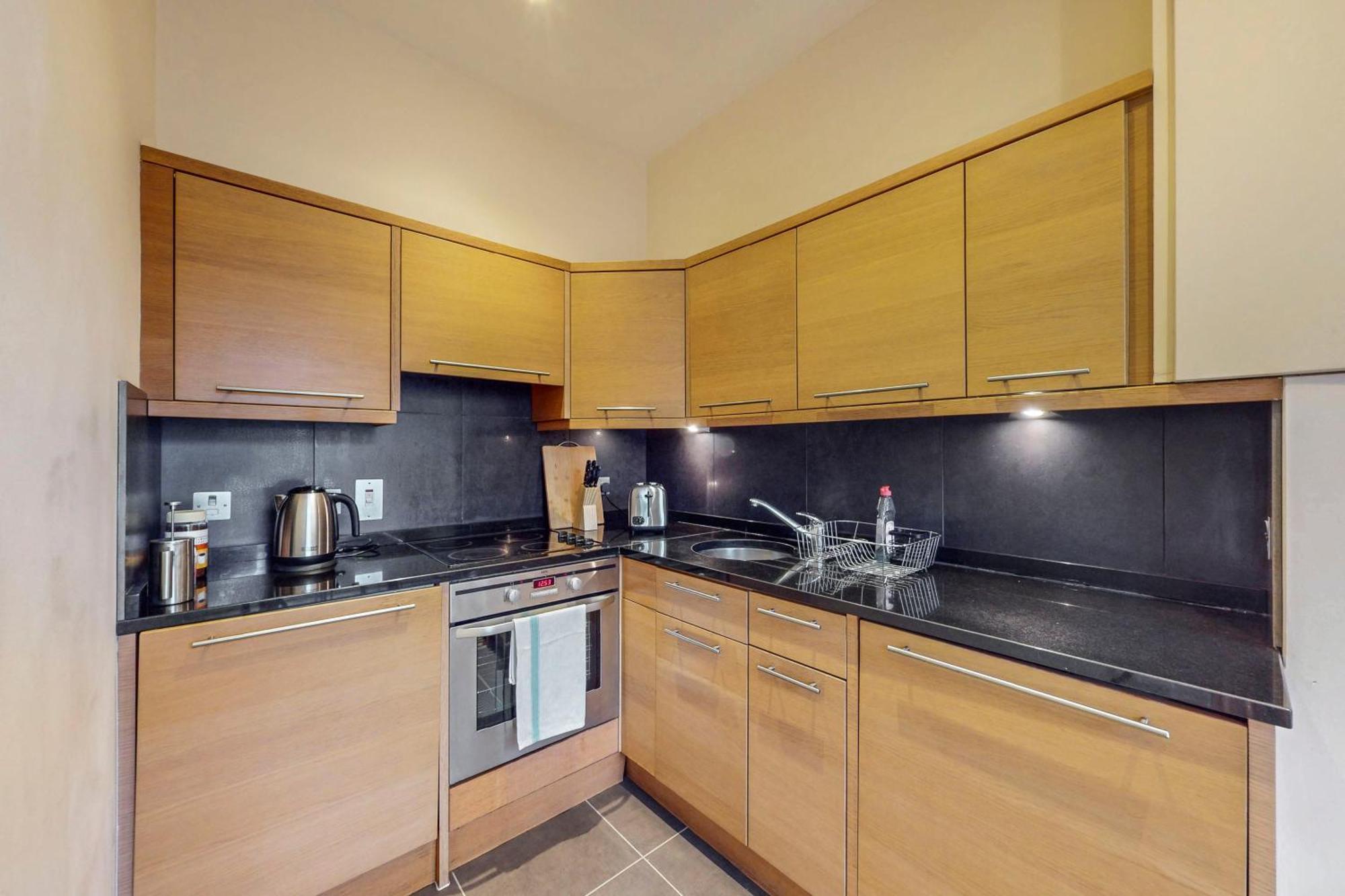 Appartamento Charming Victorian 1-bed Flat-3 Mins To Bus Stop *
